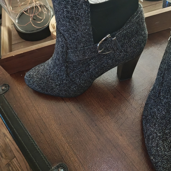 Kelly & Katie Charcoal Ankle Booties - Picture 2 of 4